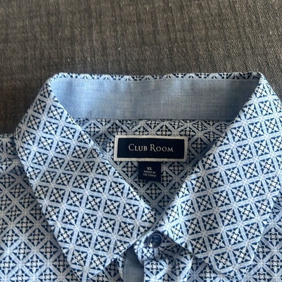 Men’s Short Sleeve Button Down - Picture 2 of 5